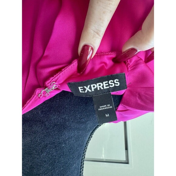 Express Bright Pink Satin Pleated Sleeveless Tank Size Medium NEW! - Picture 3 of 4